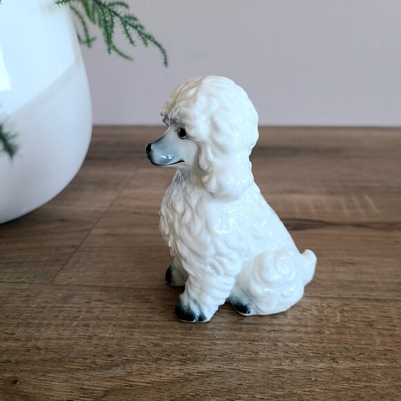 Vintage porcelain Poodle dog figurine. French white poodle. Dog lovers gift. - Picture 5 of 6